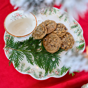 Christmas Ruffled Cake Plate