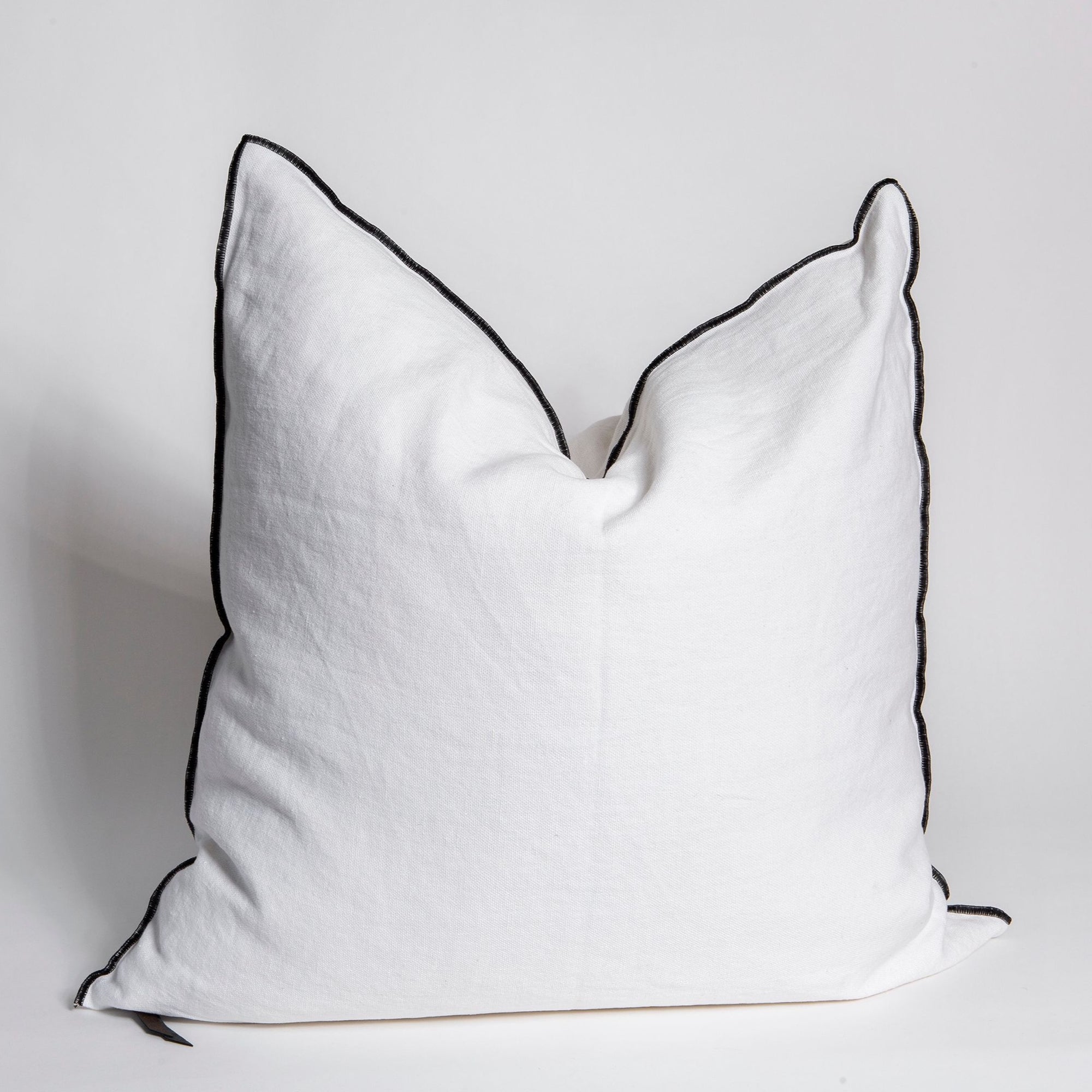 Blanc Linen Pillow